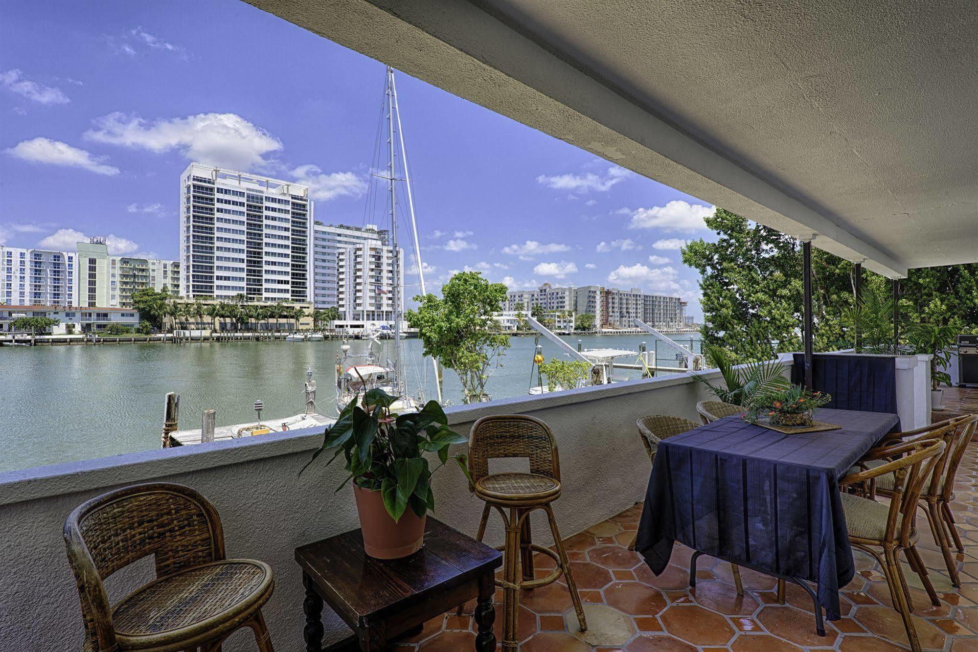Miami Whitehouse Apartments North Bay Village Екстер'єр фото